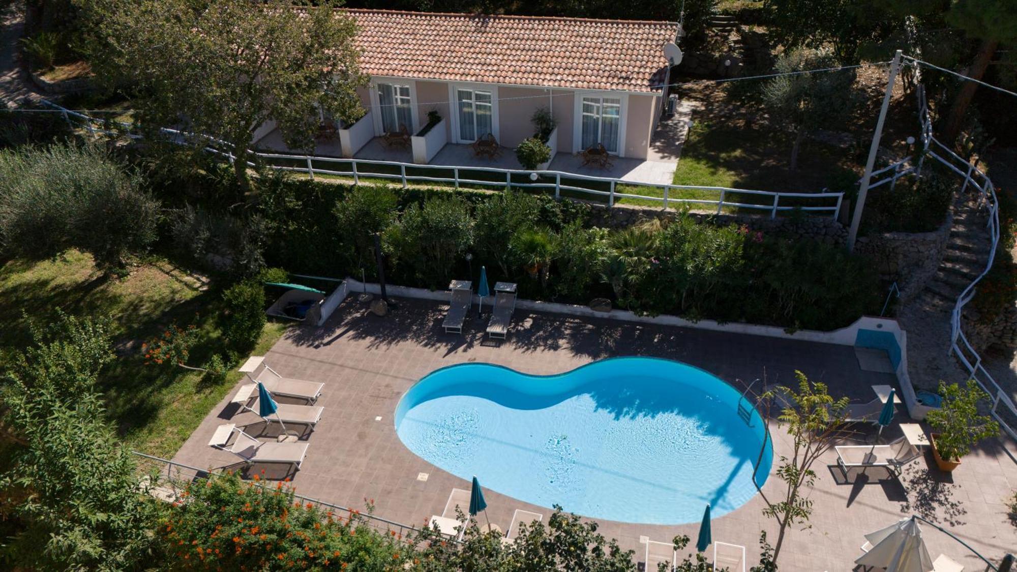 Unico Cannamele Escape Tropea By Life Resorts Паргелия Екстериор снимка